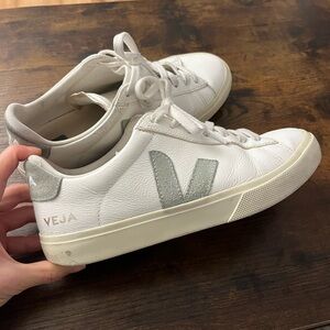 Veja Campo Sneakers matcha and white